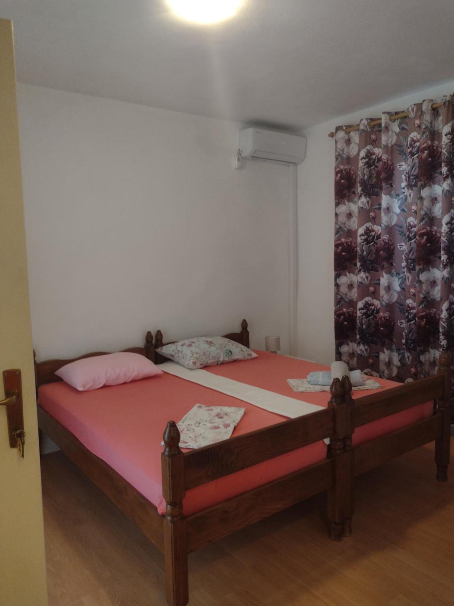 Apartmani Alen Dinjiška Eksteriør bilde