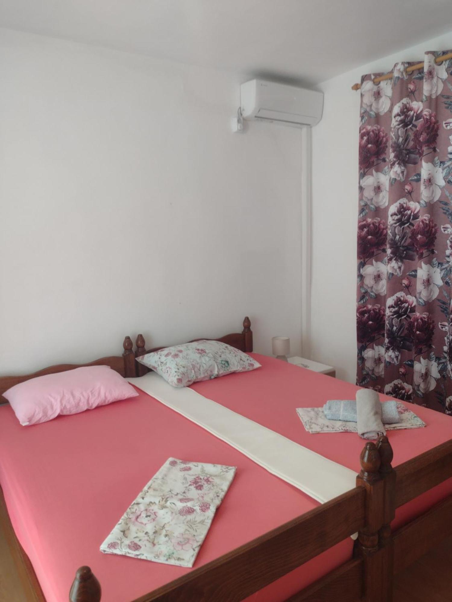 Apartmani Alen Dinjiška Eksteriør bilde